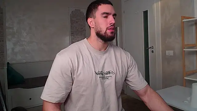 Snapshot of IvanHydee chatting on October 30, 2025, 5:39 am IvanHydee online show from October 30, 2025, 5:39 am