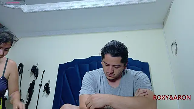 RoxyandAron2 online show from May 14, 2026, 11:29 am