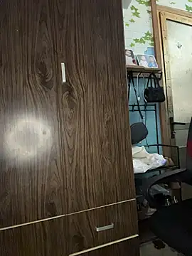 NinaChu online show from October 16, 2025, 5:49 am