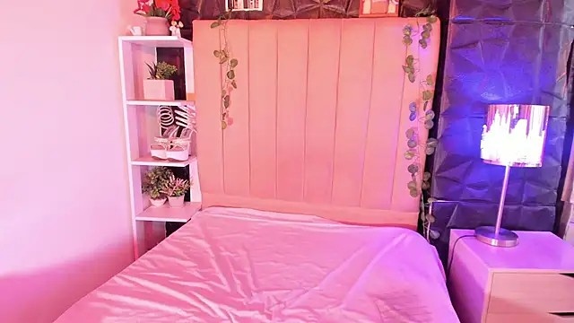 Snapshot of Bonnali_lune chatting on February 3, 2026, 7:52 pm Bonnali lune online show from February 3, 2026, 7:52 pm