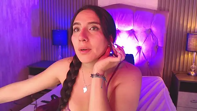 Snapshot of Bonnali_lune chatting on February 4, 2026, 11:11 pm Bonnali lune online show from February 4, 2026, 11:11 pm