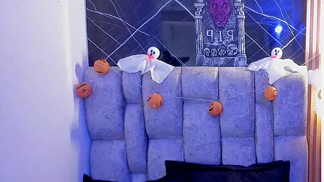 Snapshot of roxanne_dl chatting on October 16, 2025, 4:48 pm roxanne dl online show from October 16, 2025, 4:48 pm