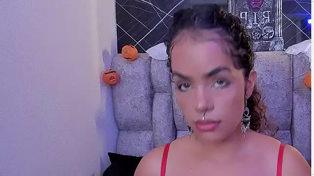 Snapshot of roxanne_dl chatting on October 15, 2025, 4:48 pm roxanne dl online show from October 15, 2025, 4:48 pm