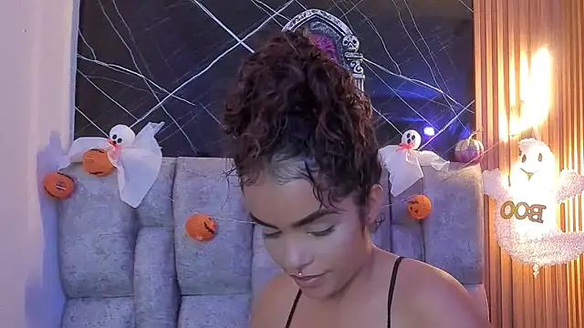 Snapshot of roxanne_dl chatting on October 30, 2025, 12:25 pm roxanne dl online show from October 30, 2025, 12:25 pm