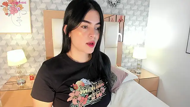 Sasha  sims   online show from September 10, 2025, 11:42 am
