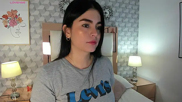 Sasha  sims   online show from September 13, 2025, 11:43 am