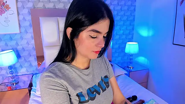 Snapshot of Sasha__sims__ chatting on October 21, 2025, 11:53 am Sasha sims online show from October 21, 2025, 11:53 am