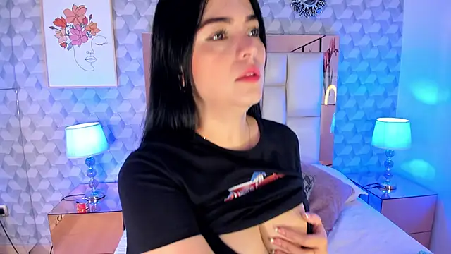 Snapshot of Sasha__sims__ chatting on October 19, 2025, 11:46 am Sasha sims online show from October 19, 2025, 11:46 am