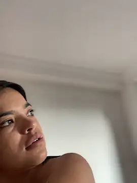 Snapshot of JuanitaMore01 chatting on October 16, 2025, 8:17 pm JuanitaMore01 online show from October 16, 2025, 8:17 pm