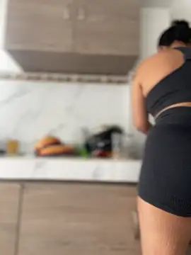 Snapshot of JuanitaMore01 chatting on October 4, 2025, 8:21 pm JuanitaMore01 online show from October 4, 2025, 8:21 pm