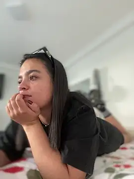 JuanitaMore01 online show from December 22, 2025, 7:58 pm