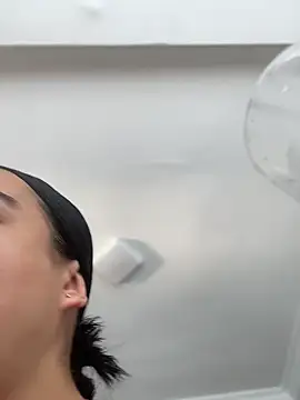 JuanitaMore01 online show from February 11, 2026, 5:35 pm