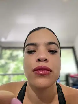 Snapshot of JuanitaMore01 chatting on October 17, 2025, 5:48 pm JuanitaMore01 online show from October 17, 2025, 5:48 pm