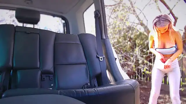 Yourguiltypassionn online show from April 15, 2026, 10:43 am