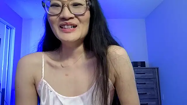 Aliciaz3 online show from September 22, 2025, 5:08 pm