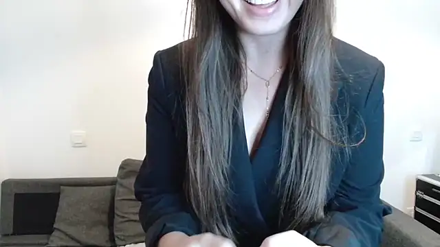 liloush   online show from October 7, 2025, 7:26 pm