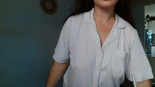 liloush   online show from October 18, 2025, 1:24 pm