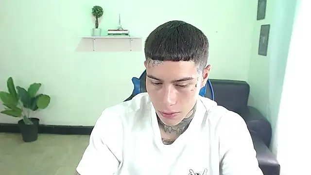 Snapshot of setthomas chatting on October 28, 2025, 3:11 pm setthomas online show from October 28, 2025, 3:11 pm