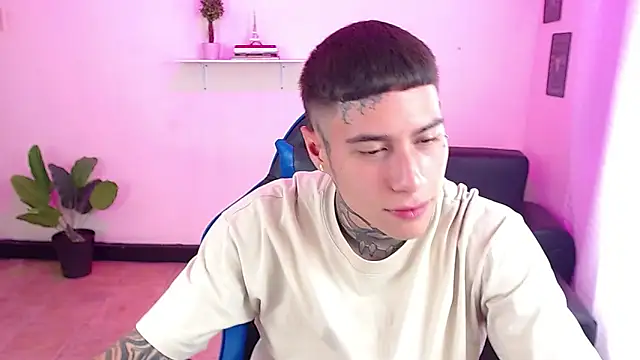 Snapshot of setthomas chatting on October 23, 2025, 3:32 pm setthomas online show from October 23, 2025, 3:32 pm