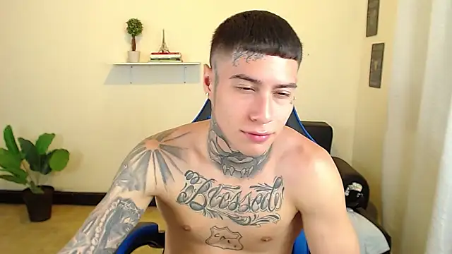 Snapshot of setthomas chatting on September 25, 2025, 2:23 pm setthomas online show from September 25, 2025, 2:23 pm