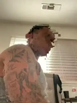 Snapshot of pnwzo chatting on October 29, 2025, 11:14 pm pnwzo online show from October 29, 2025, 11:14 pm