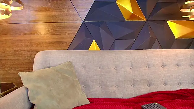 ly lulu online show from December 4, 2025, 7:13 pm