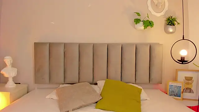 Tina curly online show from April 15, 2026, 1:04 pm