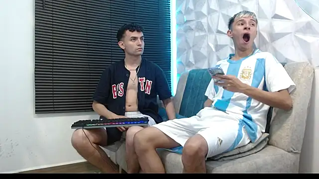 Isaac tan online show from September 20, 2025, 4:17 am