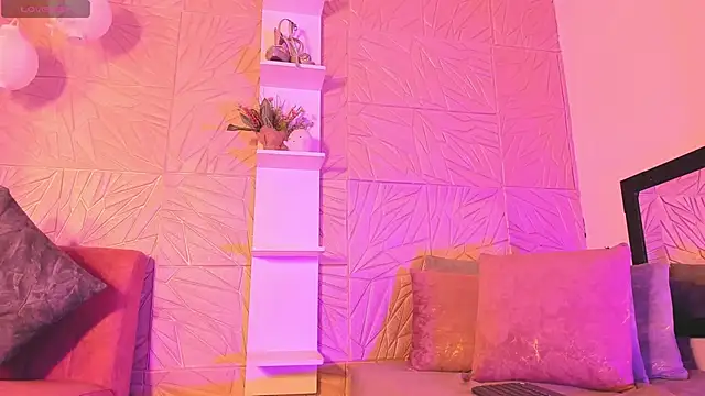 Snapshot of DestinySins chatting on October 21, 2025, 5:12 pm DestinySins online show from October 21, 2025, 5:12 pm