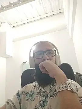 Snapshot of FranccoJ chatting on November 6, 2025, 1:26 pm FranccoJ online show from November 6, 2025, 1:26 pm