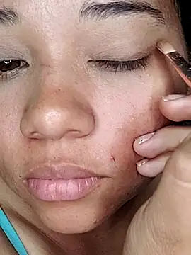 Snapshot of Violethroos chatting on October 30, 2025, 2:10 am Violethroos online show from October 30, 2025, 2:10 am