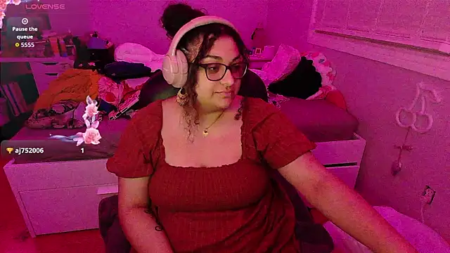 Snapshot of chericheesecake chatting on September 28, 2025, 3:57 am chericheesecake online show from September 28, 2025, 3:57 am