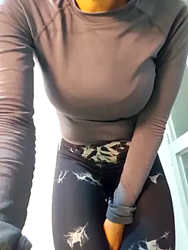 Snapshot of Miss_Pompitas23 chatting on February 10, 2026, 5:06 am Miss Pompitas23 online show from February 10, 2026, 5:06 am