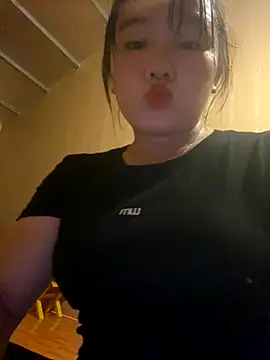 Snapshot of Me002 chatting on September 22, 2025, 5:08 pm Me002 online show from September 22, 2025, 5:08 pm
