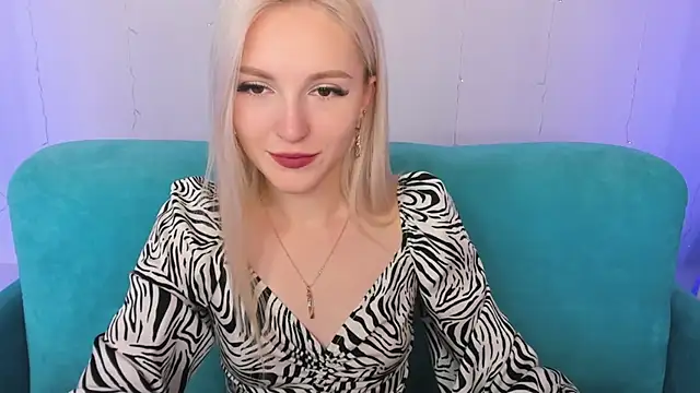 LisaFoxyMe online show from September 30, 2025, 8:31 am