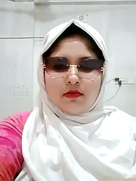 Snapshot of Nusrat-N chatting on June 23, 2026, 10:13 am Nusrat-N online show from June 23, 2026, 10:13 am