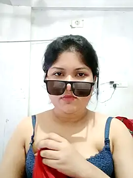 Snapshot of Nusrat-N chatting on September 23, 2025, 2:40 am Nusrat-N online show from September 23, 2025, 2:40 am