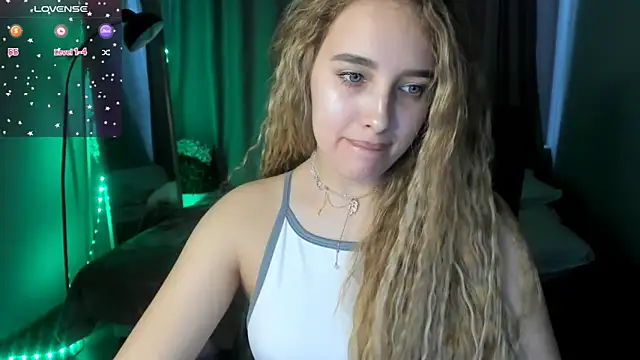 TaisiaHot online show from March 22, 2026, 9:11 am