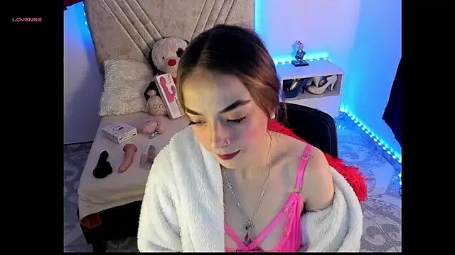 Mia Victoria22 online show from May 9, 2026, 5:49 pm
