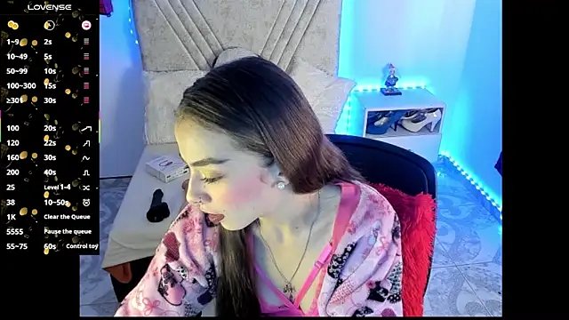 Mia Victoria22 online show from May 26, 2026, 5:44 pm