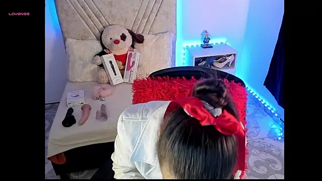 Mia Victoria22 online show from May 19, 2026, 5:31 pm