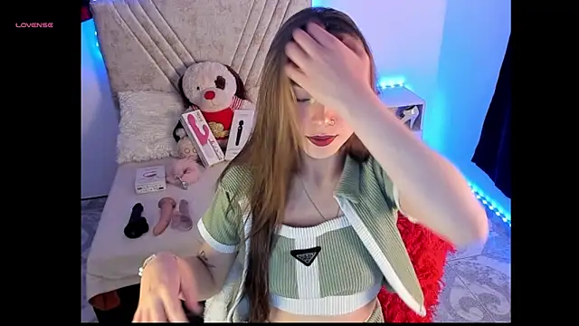 Mia Victoria22 online show from May 8, 2026, 2:37 am