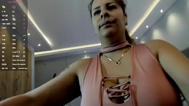 Snapshot of Scarley chatting on October 9, 2025, 11:44 am Scarley online show from October 9, 2025, 11:44 am