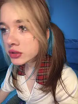 Snapshot of Marryme- chatting on March 1, 2026, 2:06 pm Marryme- online show from March 1, 2026, 2:06 pm