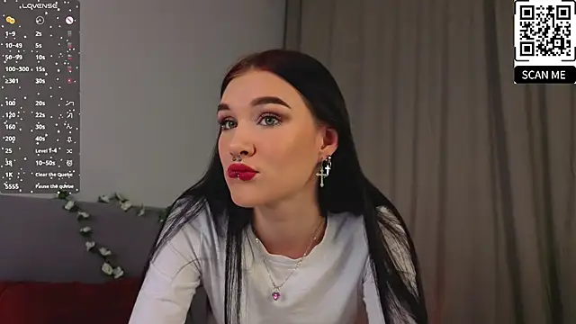 JenniferSullivan online show from September 28, 2025, 10:17 pm