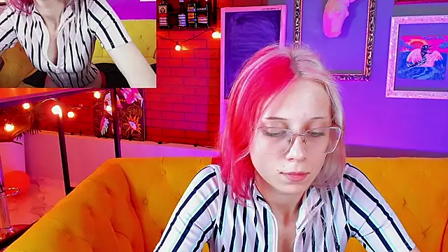 SakuraBliss online show from September 24, 2025, 5:19 pm