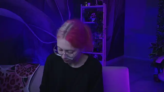 SakuraBliss online show from October 3, 2025, 3:13 pm