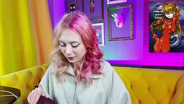 SakuraBliss online show from October 13, 2025, 5:03 pm