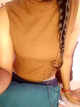 Snapshot of trending_tamizhachii chatting on November 8, 2025, 2:59 am trending tamizhachii online show from November 8, 2025, 2:59 am