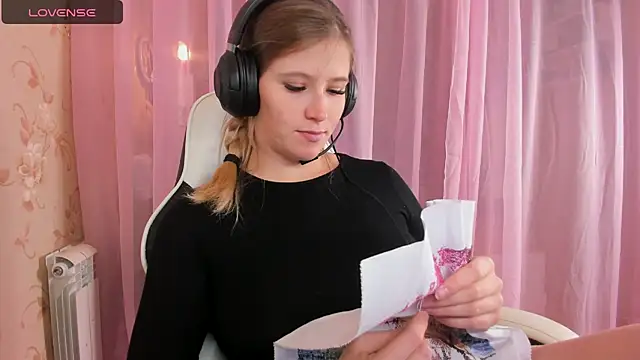 Anabel-Candy online show from October 20, 2025, 6:48 am